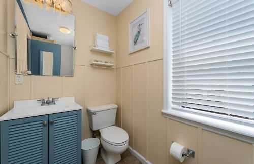 Walk to Beach, Heated Pool, Dog-Friendly, Firepit - Foto 29