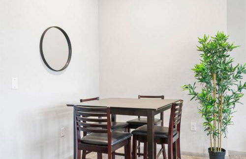 Modern Austin 2BR 2B Apt with Pool Parking & WIFI - Foto 5