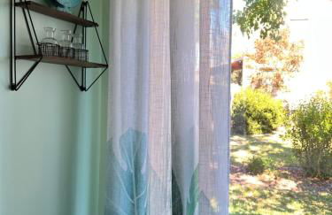 Cozy loft with parking and private patio w/ grill - Foto 7