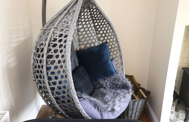 JOIVY Greenknowes Lodge With Hot Tub And Wood Burning Stove - Foto 21