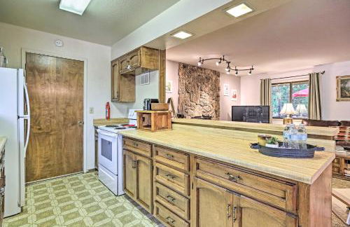 Home with Serene Deck in Twain Harte! - Foto 8