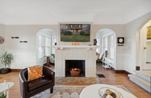 Exclusive Ottawa Hills Private Home, Garage, WD, Gourmet Equipped kitchen, Netflix - Foto 6