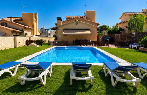 Villa Neus Barà, jardín y piscina privada - Photo 6