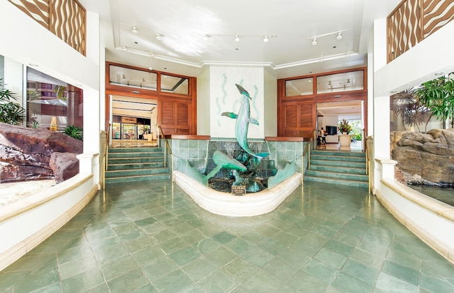 Spacious One Bedroom Harbor View Condos at Ilikai Marina With Private Balcony - Photo 3