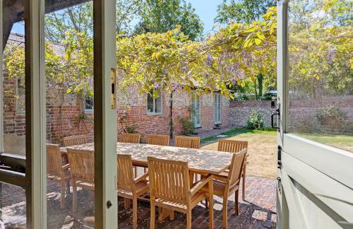 Shires Barn Farmhouse - Westbourne - Photo 35