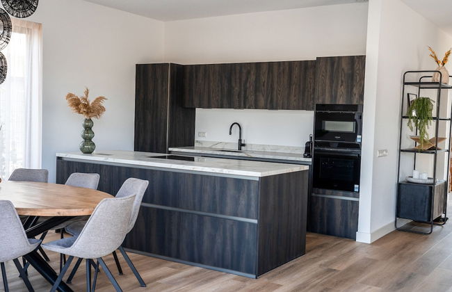 Water Villa With Garden and Jetty Near Harderwijk - Photo 10