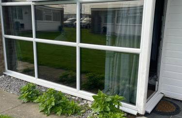 Seabreeze Number 74 includes swimming passes and club entry - Foto 1