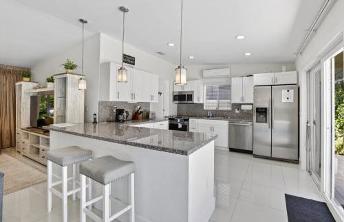 Waterfront Oasis with Private Pool - Foto 16