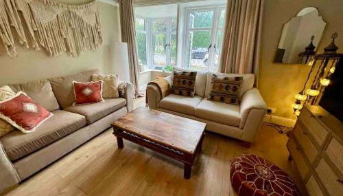 Beautiful flat sleeps 4 in Taplow Maidenhead Near Windsor and Ascot racecourses Near Legoland - Foto 4