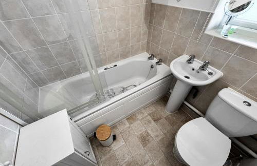 Dog Friendly Kessingland Chalet | Coastal Retreat - Photo 28