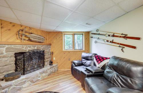 2 Mi to Skiing! Wooded Beech Mtn Retreat with Decks - Foto 15