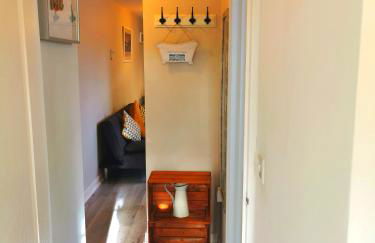 Sunflower Apartment, Family accommodation Near Tenby in Pembrokeshire - Photo 6