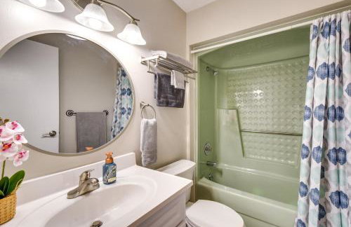 Walk to Lake Keowee Salem Townhome with Deck - Foto 14