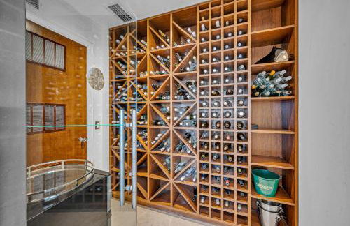 Crown Jewel of Ocean Drive- 2 story Penthouse, 4 Bedrooms & Private rooftop spa - Foto 29