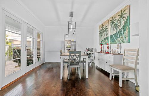 Luxury Pool Oasis- Near Stadium, Tennis and Golf - Photo 5