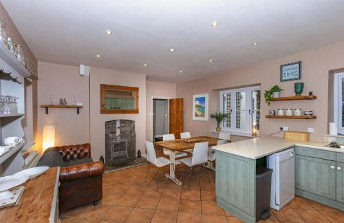 Dulcote Gem 3 Bed 3 Bath Parking & Cathedral Views - Photo 44