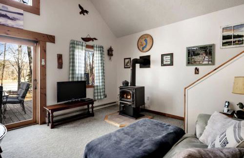 Lustrous Lakefront Cabin Oasis near Lake Ferndale in West Virginia - Foto 15