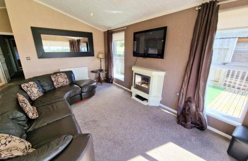 Benarty 11 with Private Hot Tub - Fife - Loch Leven - Lomond Hills - Pet Friendly - Photo 10