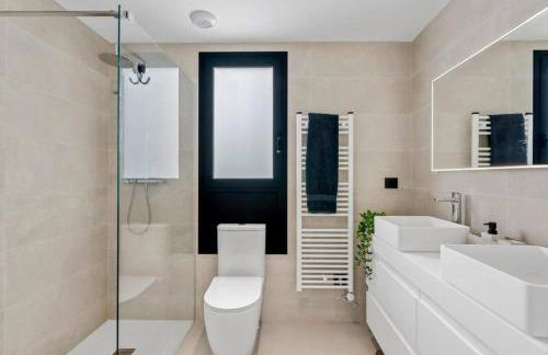 Apartamento H&M con Padel, Piscina y vistas al mar - Photo 7