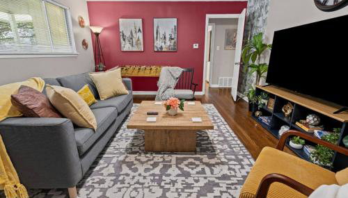Charming 2BD TCU Walkable - Photo 2