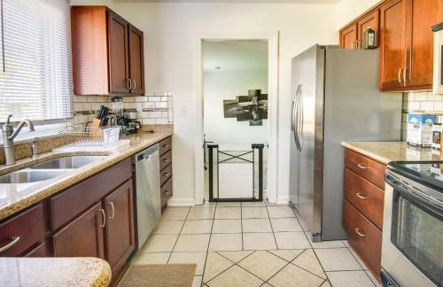 Pet-Friendly Norfolk Retreat about 7 Mi to Beach! - Foto 8