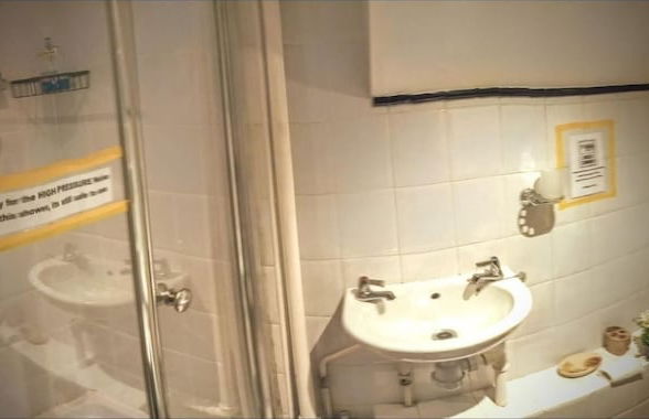 Llandovery - Cottage - Sleeps4 - Parking Secure Lock up for Bikes - Foto 12