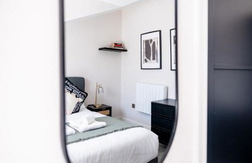 Luxury 4BDR House By Torr Property Group Short Lets & Serviced Accommodation With Free Gated Secure Parking & Private Patio Garden Liverpool - Foto 37