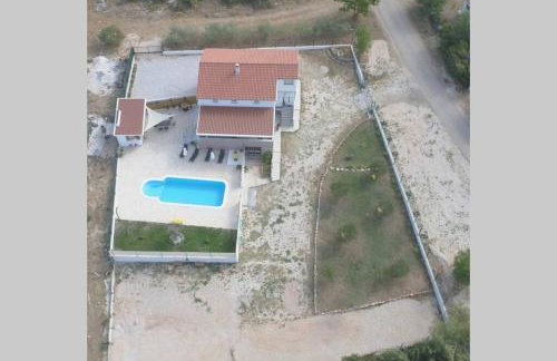 Kuća za odmor M&J s grijanim bazenom - Photo 49