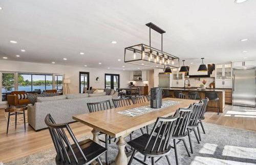 Luxury Cowdry Cottage Lake Home - Foto 1