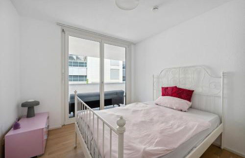 EXQUIS Design 2BR Apartment BAUHAUS I Balkon I Parkplatz I Top-Lage I Mercedes-Benz I Kinderbetten - Foto 8