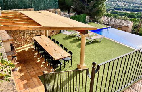 Casa Mas Ambros con piscina desbordante - Foto 1