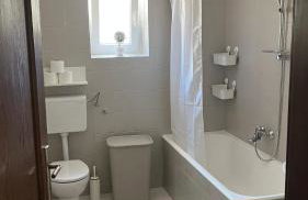 Ivan's Holiday Oasis - Foto 16