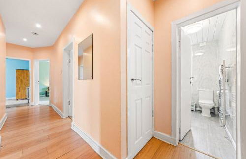 Warm Cosy Family Home With Free Parking - Foto 46