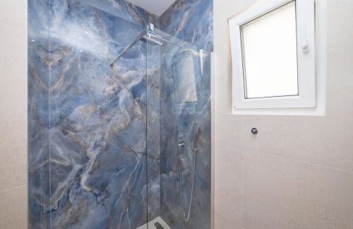 Familiy Villa Navis with heated pool - Photo 61