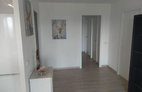 Luxury Apartment Accommodation, next to beach & train station Calella - Foto 9