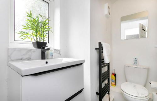 Contractors Stay - Free Parking - Fast WiFi - Sleeps 4 - Foto 14