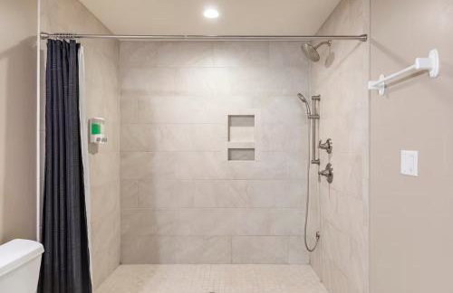 Cozy Country Poolside Getaway, 2BR, Near ATL - Foto 2