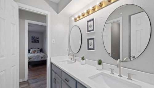 Pool & hot SPA & 5 bedroom 3 full bath - Photo 4