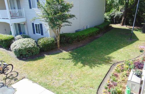 Q4 Professionally decorated upstairs beautiful soothing colors close to back pool - Foto 7