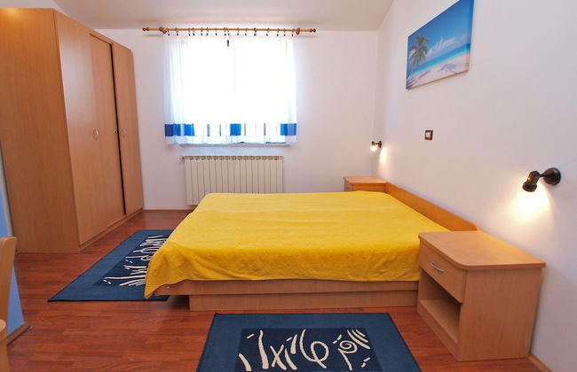 Apartment 1077 - Photo 8