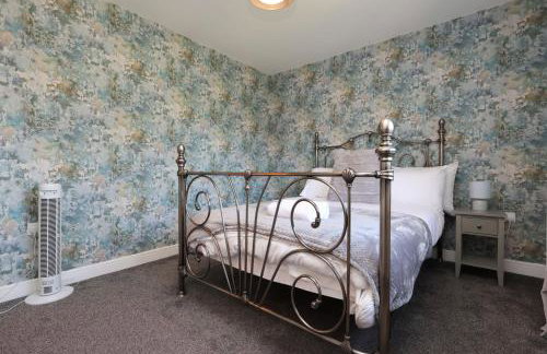 Contractor 4 Bed 2 BA 5 mins to Airport & Barry With Parking - Foto 51