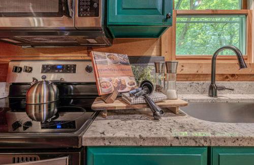 Smokies Cabin with Hot Tub and Arcade Games - Photo 32