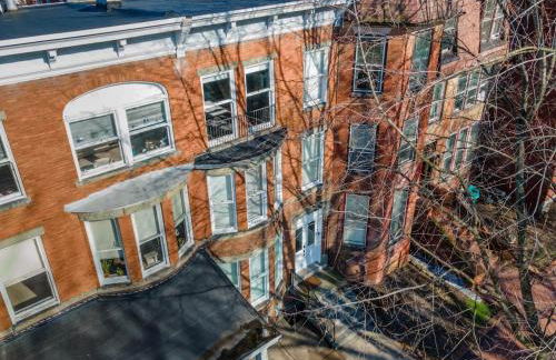 Flats on Front - Riverfront Gem Fast Wi-Fi 1F - Foto 15