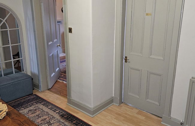 Snug - Macushla Apartment - Photo 4