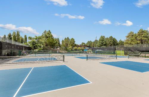 Sensational Burning Tree 4 bed 3 bath Retreat in the Country Club - Photo 48