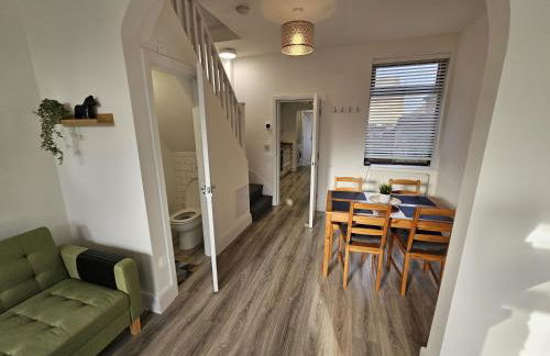 3BR, 6 min to central station, full kitchen - Foto 5