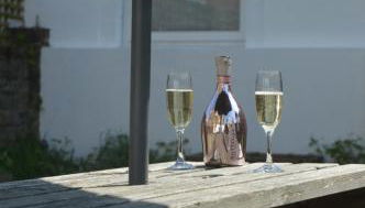 Ryde Beach Garden Apartment - Photo 1, Garden