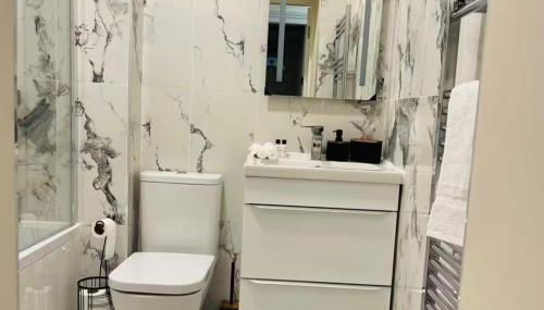 Glasgow City View Retreat - Foto 5, furniture, towels