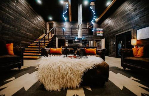 Luxe Nordic Barndominium Retreat at Black Pine - Foto 1