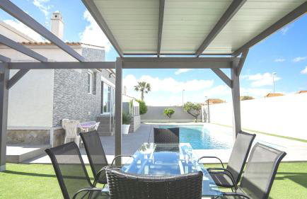 Modern Detached 4 Bed 3 Bath Villa with private pool close to all amenities - Foto 40
